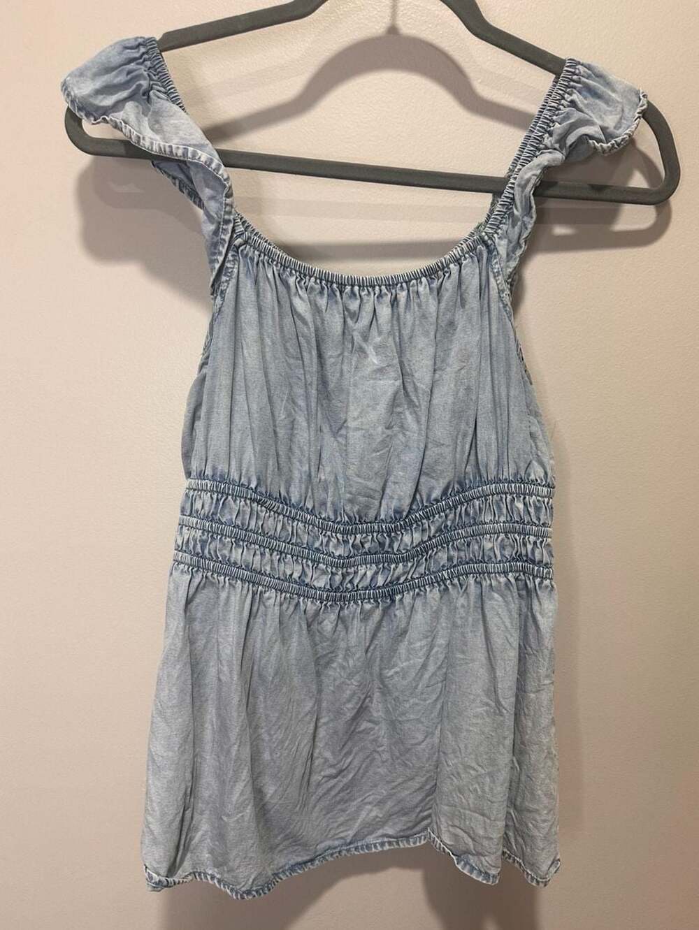 Doe & Rae Women's Denim Tencel Ruffled Top, Sz M